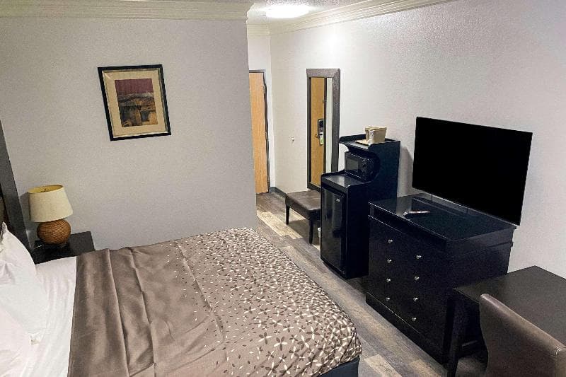 Rodeway Inn 5