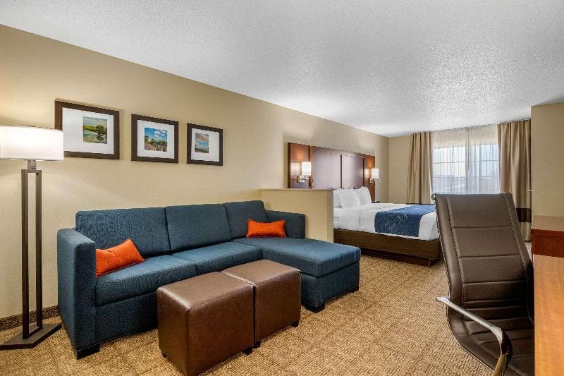 Comfort Suites 3