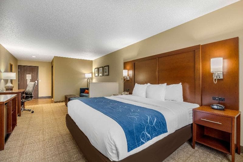 Comfort Suites 4
