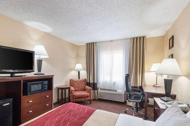 Quality Inn Parkersburg North-Vienna photo 1
