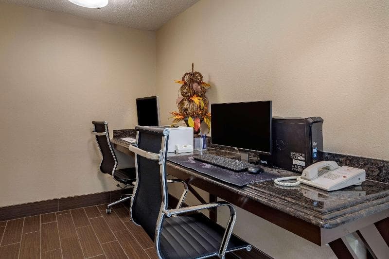 Comfort inn Paducah I-24 photo 1