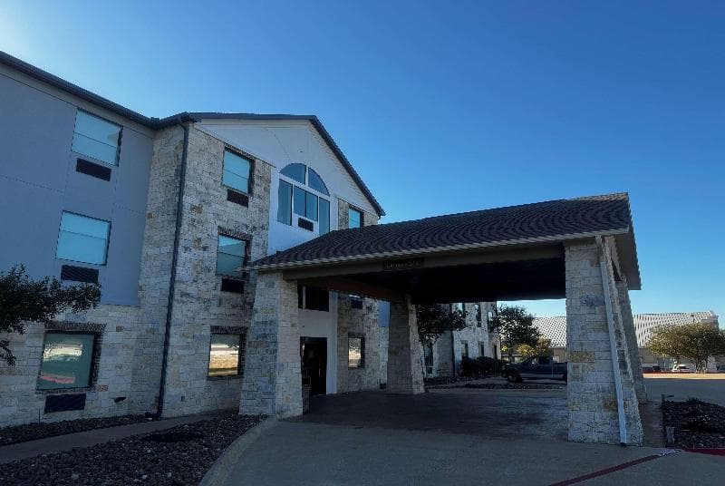 Wingate by Wyndham College Station TX photo 1