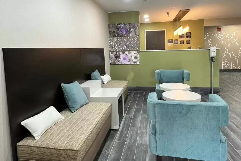 AmericInn by Wyndham Salina 4
