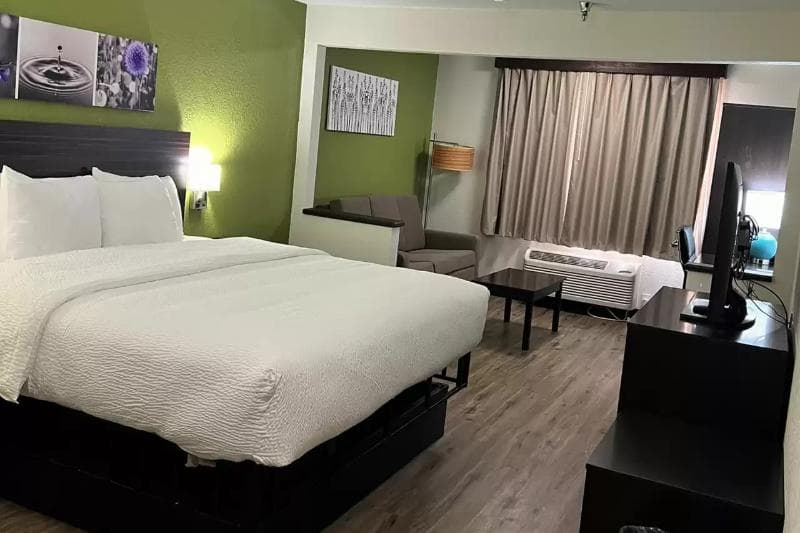 AmericInn by Wyndham Salina 3