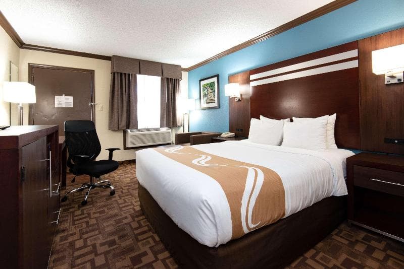 Quality Inn & Suites Quakertown 4
