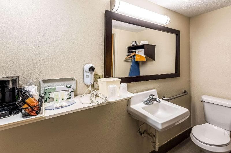 Quality Inn 3