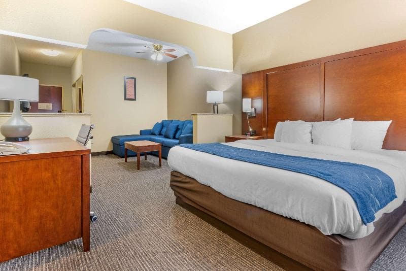 Comfort Suites Findlay 5