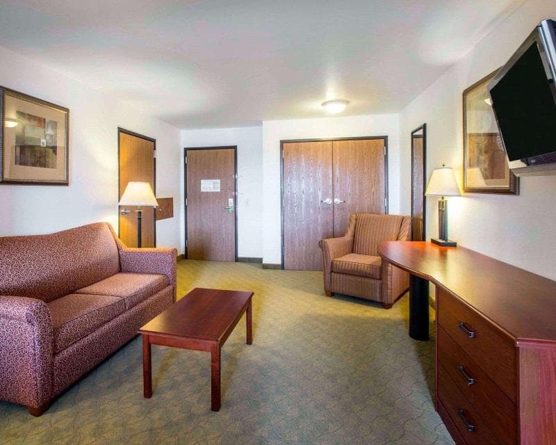 Comfort Inn & Suites Greenville I-70 4