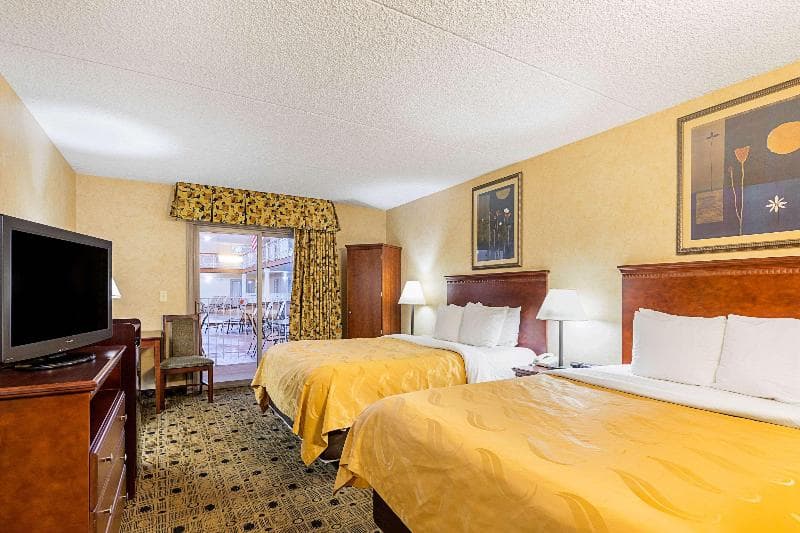 Quality Inn & Suites 5