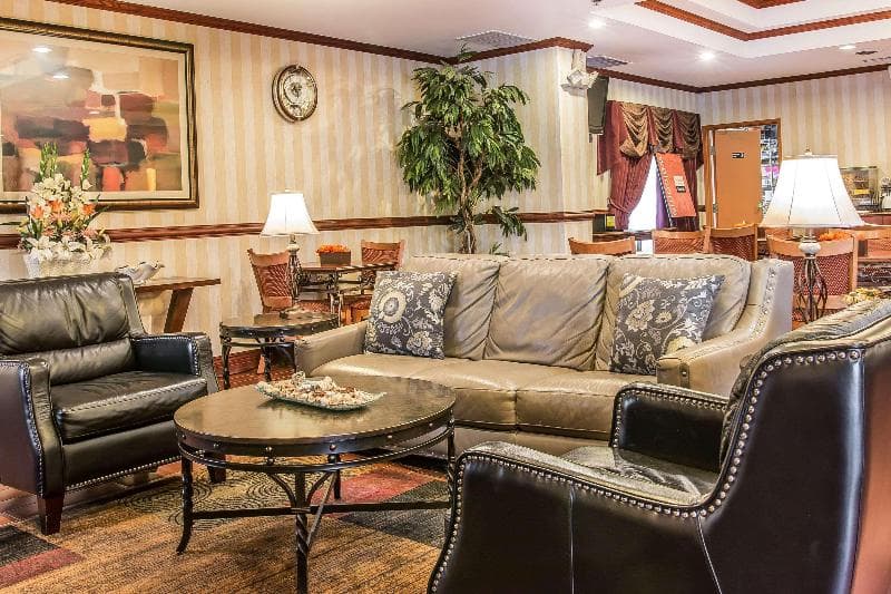 Quality Inn & Suites Ann Arbor Hwy 23 5