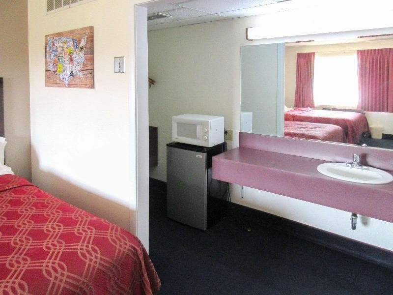 Econo Lodge Cameron photo 1
