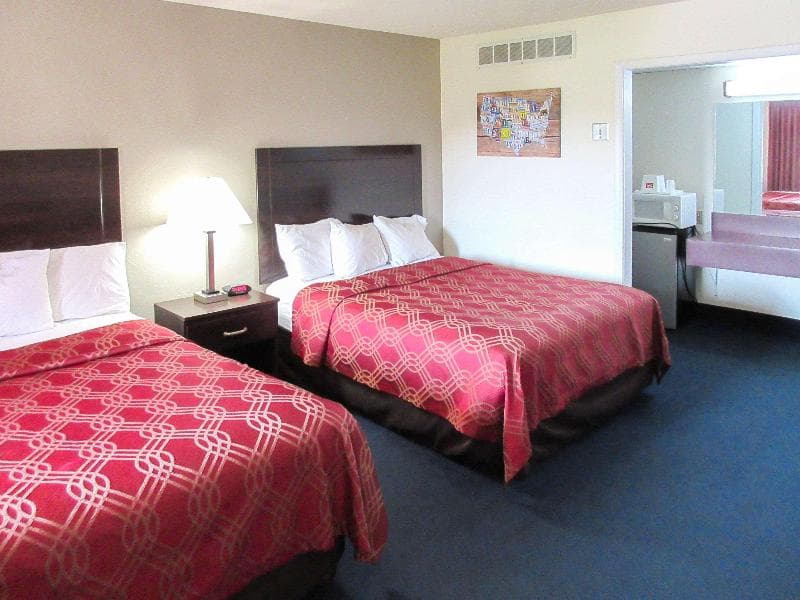 Econo Lodge Cameron 4