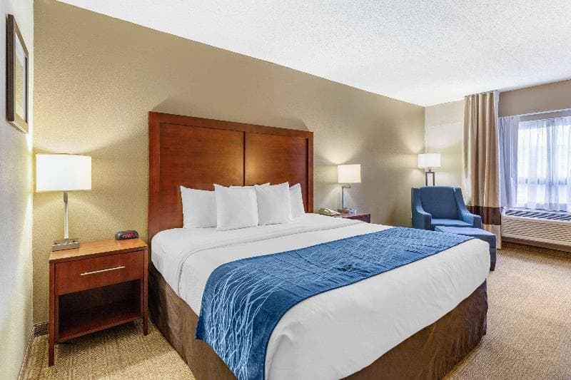 Comfort Inn Aikens Center 2