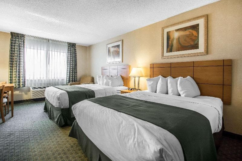 Quality Inn Dubuque On Hwy 20 photo 1