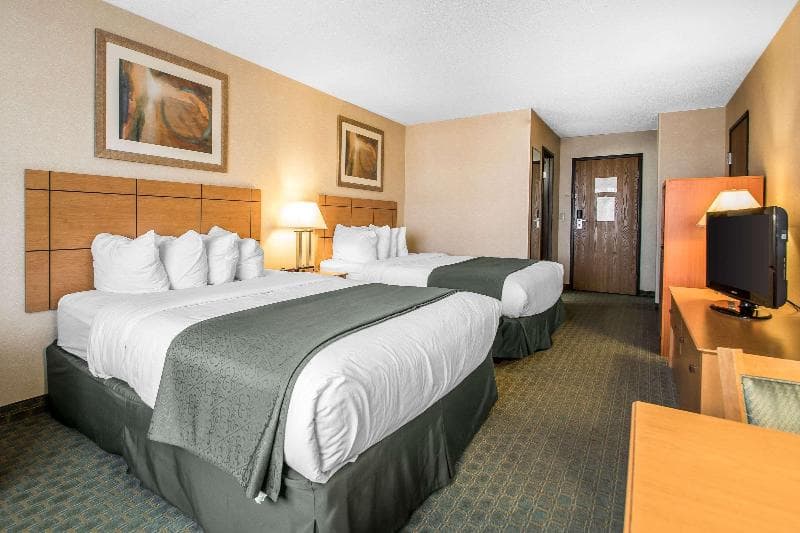 Quality Inn Dubuque On Hwy 20 2