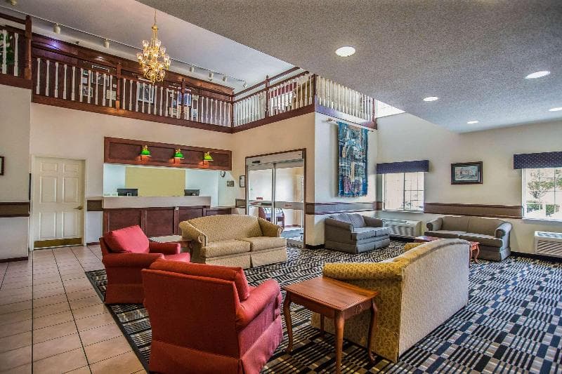 Quality Inn & Suites 4