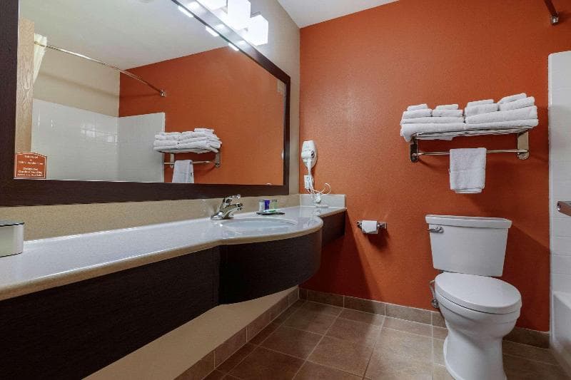 Sleep Inn & Suites Hays I-70 5