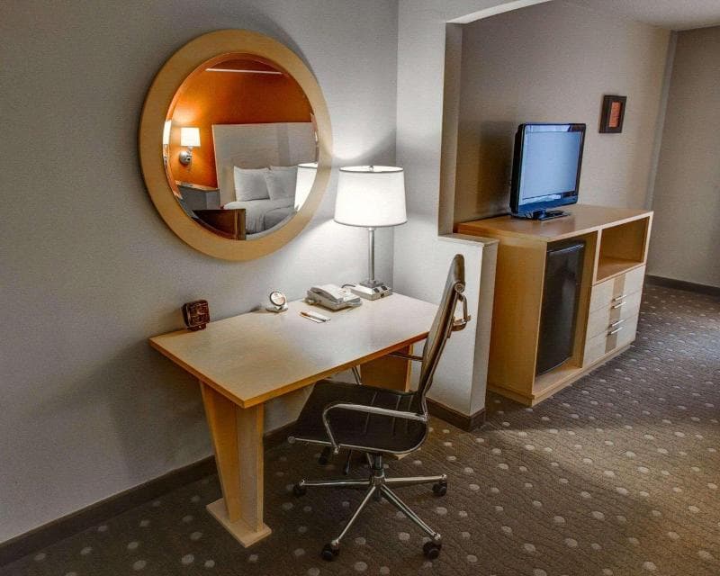 Comfort Suites Coraopolis 2