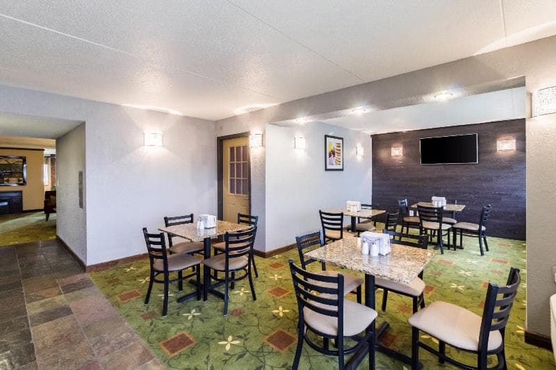 Quality Inn And Suites Mayo Clinic Area 2