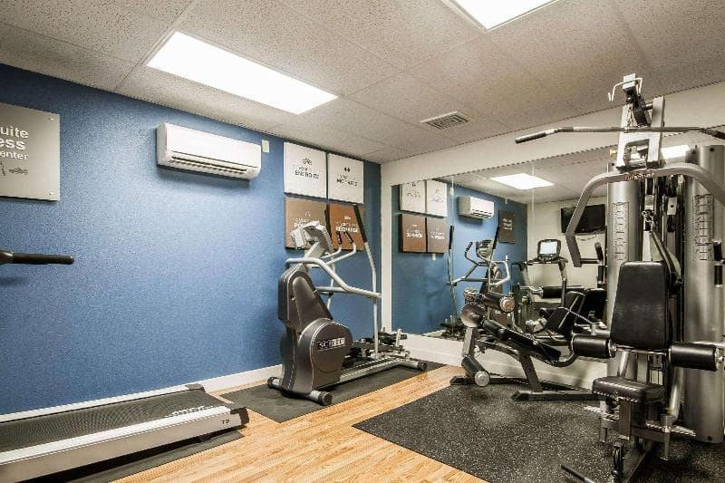 Comfort Suites Appleton Airport 2
