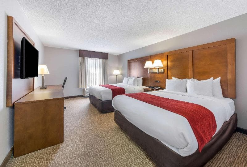 Comfort Inn Grove City 3