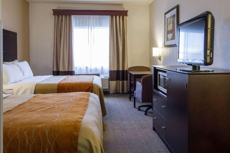 Comfort Inn & Suites 2