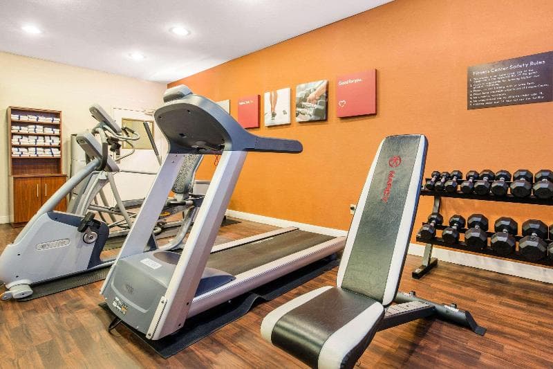 Comfort Suites Normal University Area 4