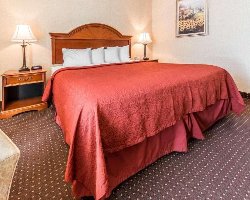 Quality Inn & Suites Conference Center 4
