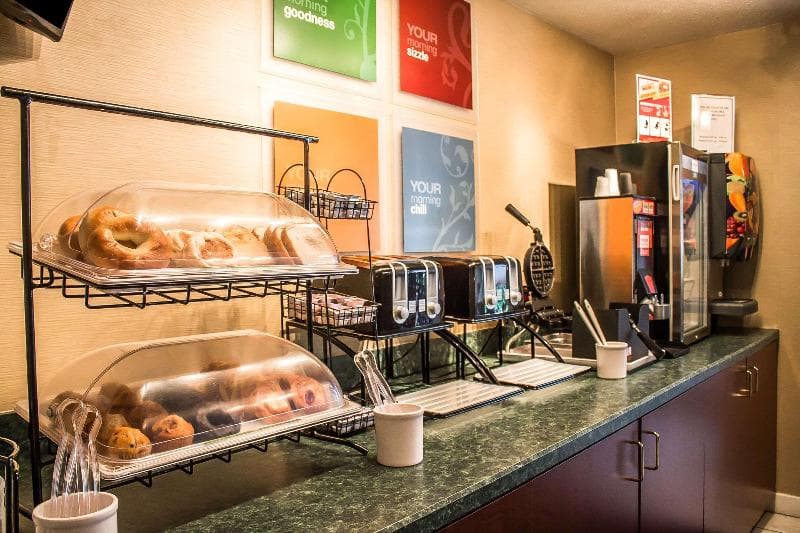 Comfort Inn & Suites Wilkes Barre - Arena 4