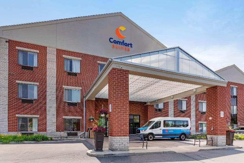 Comfort Suites Southfield Area photo 1
