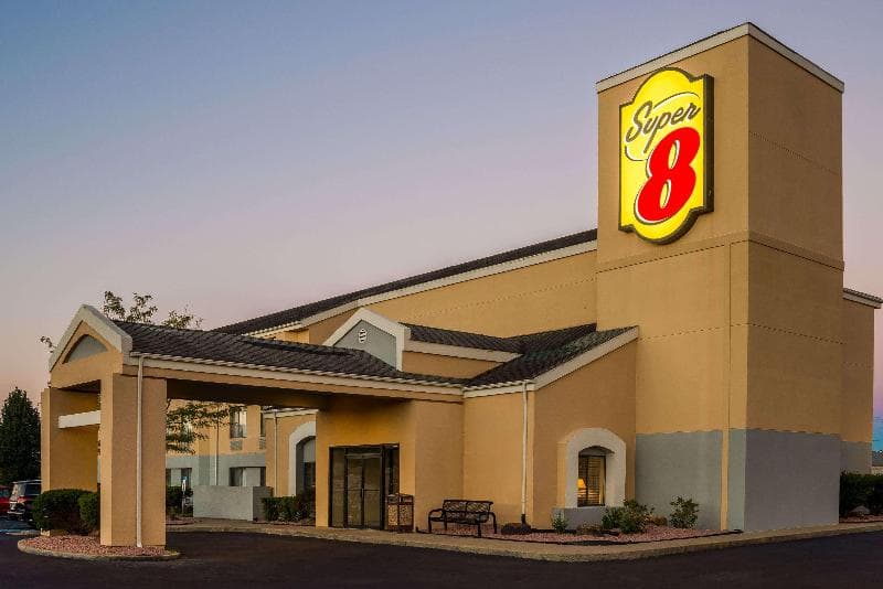 Super 8 by Wyndham Jasper 5