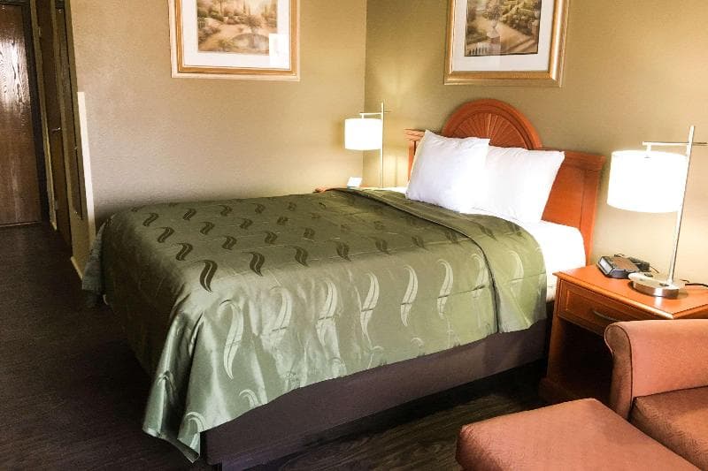 Quality Inn & Suites photo 1