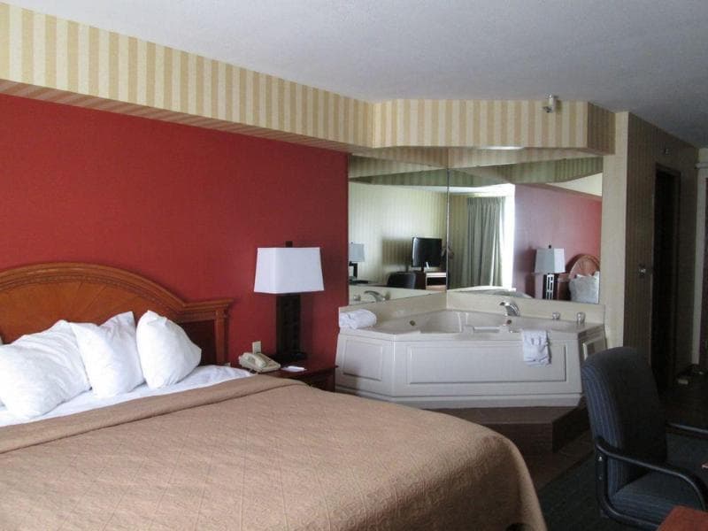 Quality Inn Gaylord photo 1
