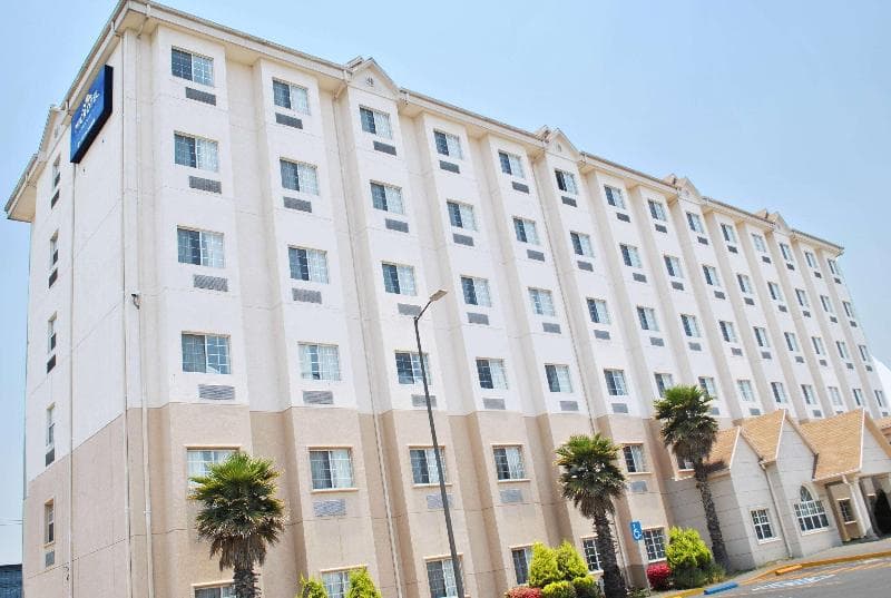 Microtel Inn & Suites by Wyndham Toluca photo 1