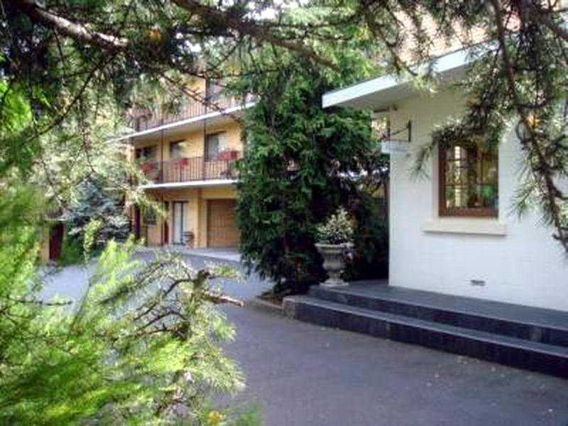 Grosvenor Court Apartments photo 1