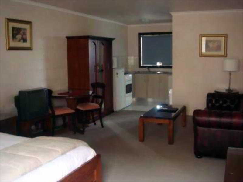 Grosvenor Court Apartments 4