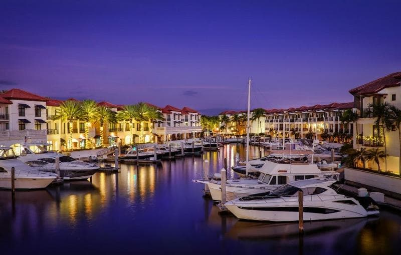 Naples Bay Resort & Marina 5