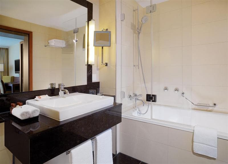 Neues Schloss Privat Hotel Zurich, Autograph Colle 5