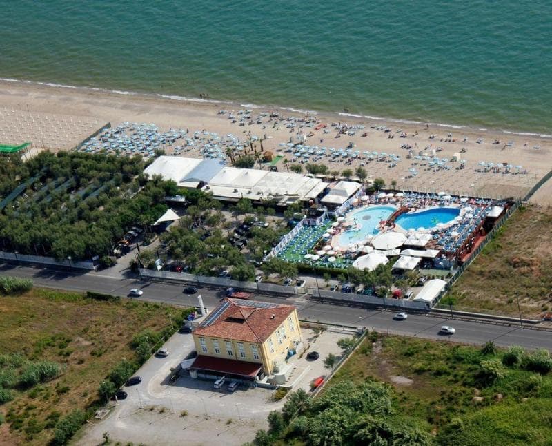La Isla Resort 2