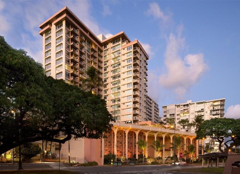 Queen Kapiolani Hotel main