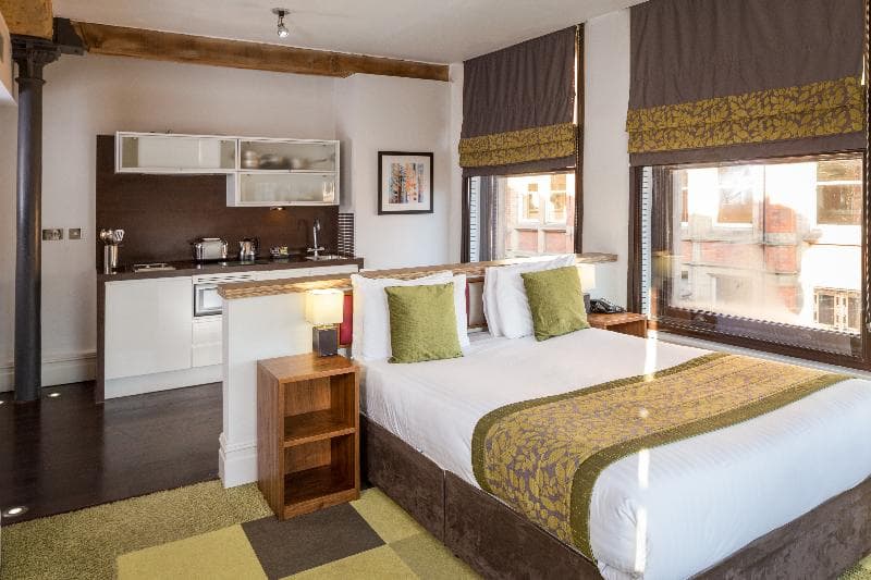 Roomzzz Aparthotel Manchester City 4