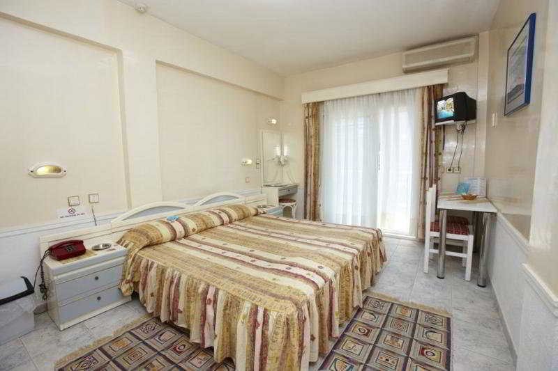 Hanioti Grand Victoria 5