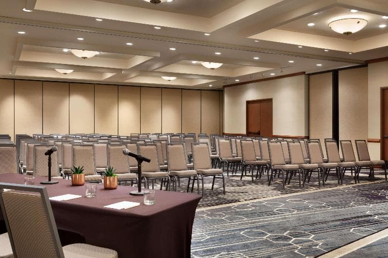 DoubleTree by Hilton Hotel Minneapolis - Park Place photo 1