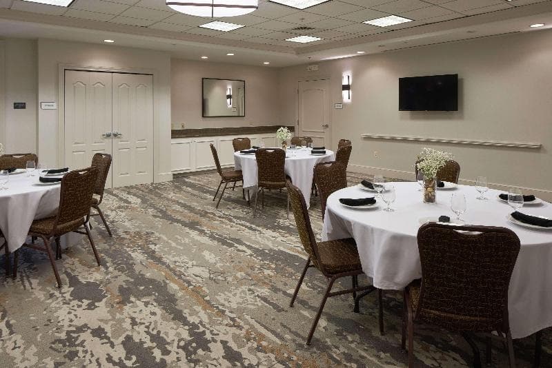 Hilton Garden Inn Evansville 4