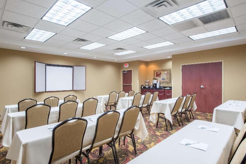 Hampton Inn & Suites Oklahoma City - South 3