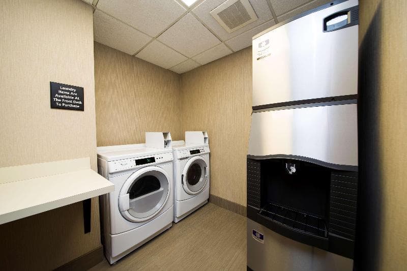 Hampton Inn Philadelphia-International Airport 2