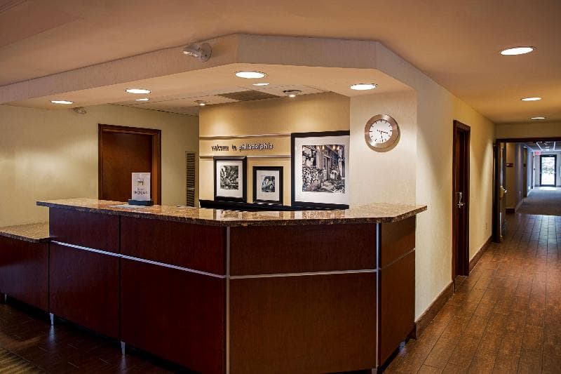 Hampton Inn Philadelphia-International Airport 4