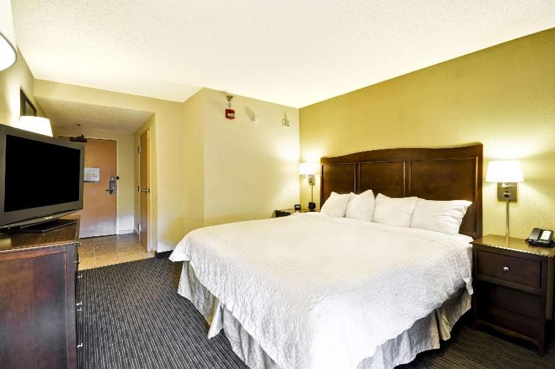 Hampton Inn Kansas City-Airport 5