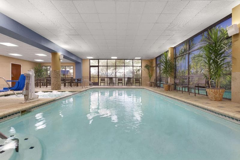 Embassy Suites San Antonio - International Airport 3