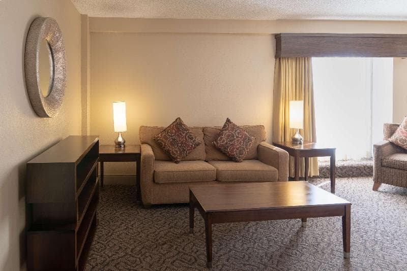 DoubleTree by Hilton Hotel Norfolk Airport 5